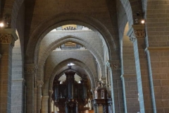 interieure-cathedrale-puy