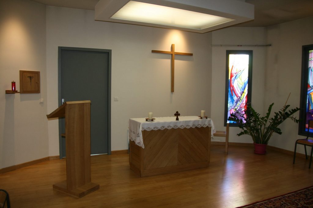 autel et ambon de l'intérieur de l'oratoire de la maison sainte Anne