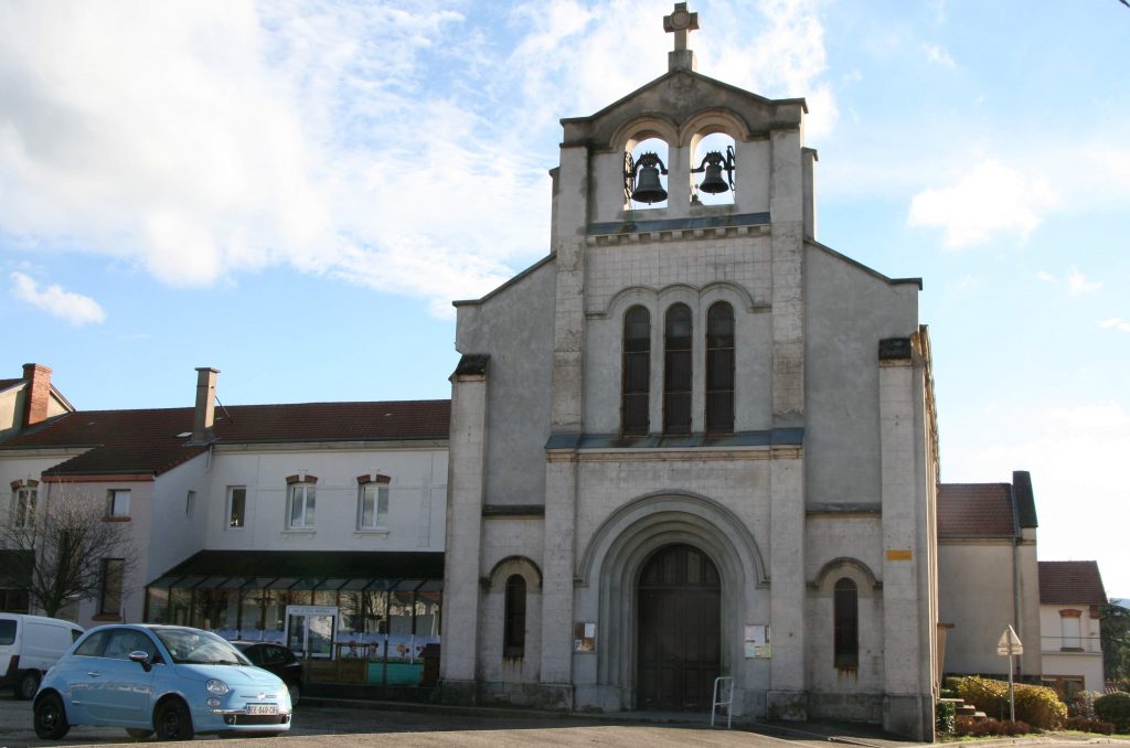 Église St Joseph de Beaulieu photo horizontale côté entrée